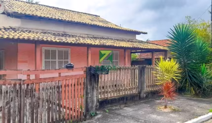 Casa à venda em Casimiro de Abreu-RJ, no bairro Peixe Dourado II - Barra de São João. 3 quartos, 1 suíte, 1 sala, 1 banheiro, 3 vagas de garagem e 170,00 m² de área.