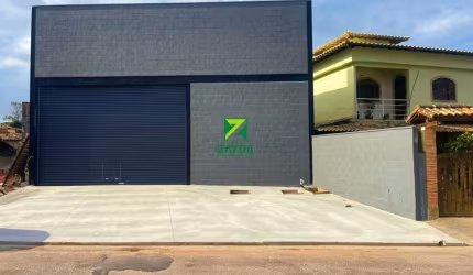 Galpão industrial para locação em Rio das Ostras-RJ, bairro Jardim Miramar: 1 sala, 2 banheiros, 3 vagas, 300m².