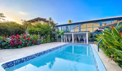 Casa à Venda em Casimiro de Abreu-RJ, Jardim Prata - Barra de São João: 5 Quartos, 4 Suítes, 2 Salas, 8 Banheiros, 3 Vagas, 380m².