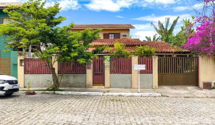 Imperdível oportunidade de adquirir casa com 6 quartos no Centro de Barra de São João, Casimiro de Abreu-RJ