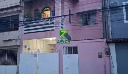 Casa Comercial à Venda em Rio das Ostras-RJ, 5 Quartos, 3 Salas, 2 Vagas de Garagem no Nova Aliança.