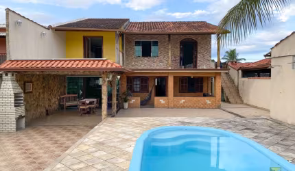 Casa à venda com 4 quartos, piscina e loja comercial em Cidade Praiana - Rio das Ostras-RJ