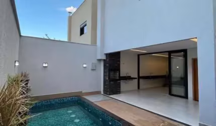 Sobrado com 3 suítes e piscina no Jardim Atlântico