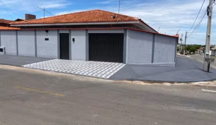 Casa à venda de esquina sendo 2 lotes de 630,00 m²  no Setor Cristina II