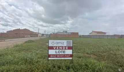 Lote à venda de esquina em Porangatu de 302,88 m²
