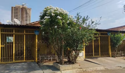 Casa 3 quartos, 2 salas, 2 banheiros, na Cidade Jardim