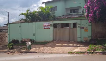 Sobrado à venda no Setor Jardim Petrópolis de 209,99 m²