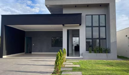 Casa de alto padrão com fino acabamento no condomínio Solar Itália