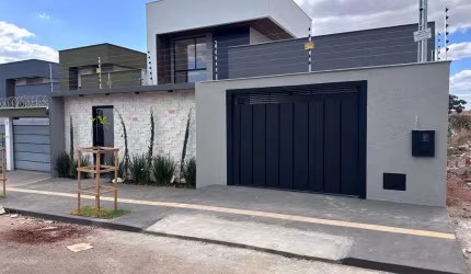Casa térrea no Faiçalville com 3 suítes, de 209.06 m², sozinha no lote.