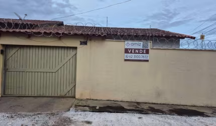 Casa à venda com 3 quartos sendo 1 suíte no Setor Faicalville de 106,16 m²
