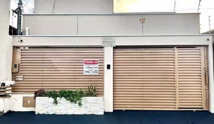 Casa com 3 quartos sendo 1 suíte, de 150,00 m² próximo ao fórum.