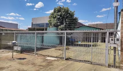 Vende-se Casa de 3 quartos no Jardim Ana Lucia de 255,00m²