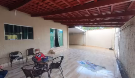 Casa 2 suítes à venda de 217,00m² no setor Castelo Branco