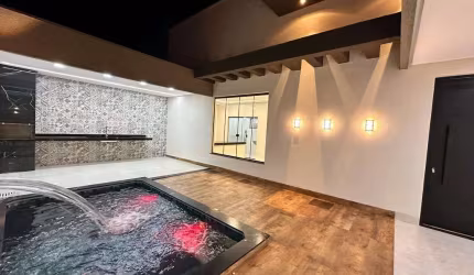 Casa com piscina Setor Três Marias