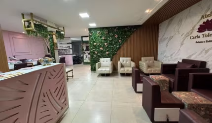 SOBRADO À VENDA COM SALÃO DE BELEZA - PORTEIRA FECHADA