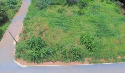 Lote com 300,00m² a venda em condomínio fechado, residencial São Marcos.