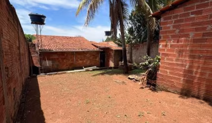 Casa a venda, 3 quartos,1 suíte, 300,00 m²