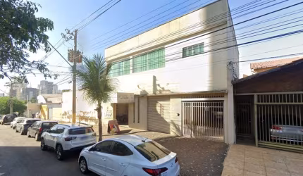 Sobrado Residencial com Ponto Comercial a venda no Setor Oeste.