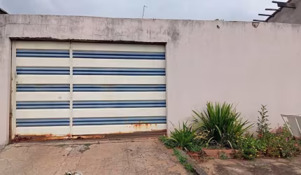 Casa à Venda com 3 quartos, sendo 1 suíte de 184,54 m² no Resd. Hugo de Moraes
