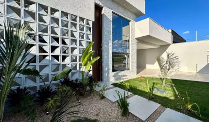 Casa três suítes com piscina