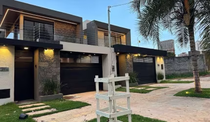 Triplex em frente ao Parque Cascavel