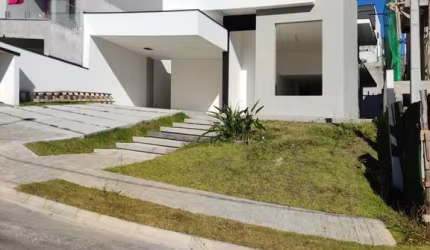 Impecável casa em condomínio à venda em Mogi das Cruzes-SP, Cidade Parquelandia: 3 quartos, 3 suítes, 3 salas, 4 banheiros, 4 vagas de garagem e 150,00m² de área.