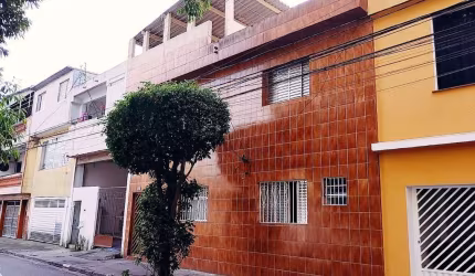 Imperdível oportunidade: Casa à venda em São Caetano do Sul-SP, no bairro Nova Gerty, com 3 quartos, 2 suítes, 2 salas, 4 banheiros e 130m² de área!