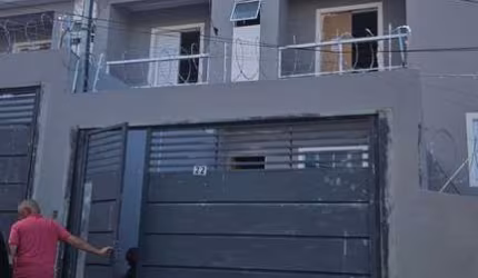 Casa à venda em São Paulo-SP, Jardim Nove de Julho: 3 quartos, 1 suíte, 2 salas, 2 banheiros, 2 vagas de garagem, 100m².