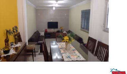 Imperdível Casa à Venda em São Paulo-SP, no Jardim Sapopemba: 4 quartos, 3 salas, 4 banheiros, 2 vagas, 200m². Confira!