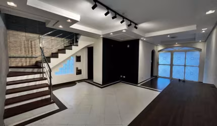 Casa à Venda em Taubaté, Centro - Comercial/Residencial