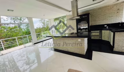 Sobrado com 3 dormitórios à venda, 600 m² por R$ 850.000,00 - Ipelândia - Suzano/SP