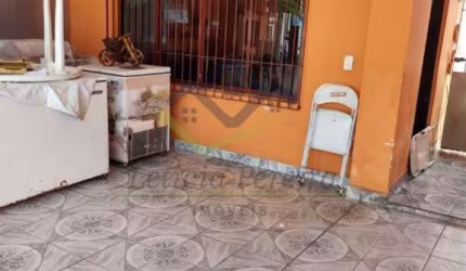 Sobrado com 2 dormitórios à venda, 173 m² por R$ 405.000,00 - Vila Urupês - Suzano/SP