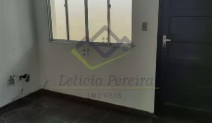 Casa com 2 dormitórios à venda, 119 m² por R$ 275.000,00 - Parque Maria Helena - Suzano/SP