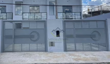 Sobrado com 2 dormitórios à venda, 92 m² por R$ 460.000 - Vila Maria de Maggi - Suzano/SP