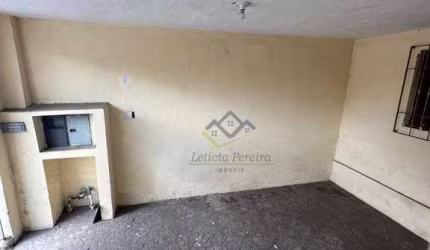 Imóvel residencial com 4 casas no mesmo terreno