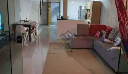Sobrado com 1 dormitório à venda, 100 m² por R$ 319.000,00 - Vila São Paulo - Mogi das Cruzes/SP