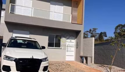 Sobrado com 3 Quartos à venda, 118 m² por R$ 692.000 - Jardim Modelo - Suzano/SP