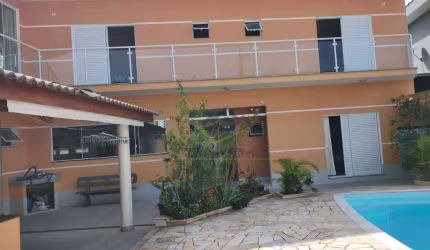 Sobrado com 4 dormitórios à venda, 229 m² por R$ 1.600.000,00 - Centro - Arujá/SP