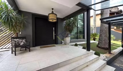 CASA A VENDA COM 03 SUITES CONDOMÍNIO NOVA HIGIENOPOLIS