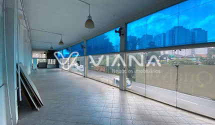 Aluga-se/Vende-se amplo salão comercial no bairro Fundação em São Caetano do Sul