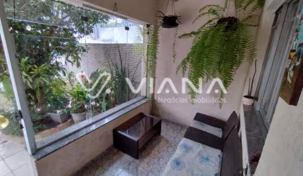 Casa à Venda com 3 Dormitórios no Parque Fongaro em São Paulo