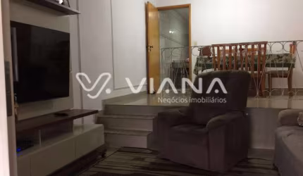 Casa com 2 dormitórios à Venda no Bairro Vila Palmares em Santo André.