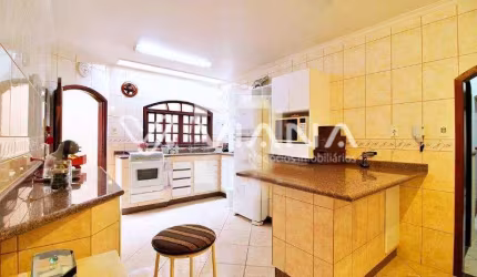 Casa com 3 dorm. à Venda no Bairro Vila Metalurigica em Santo André