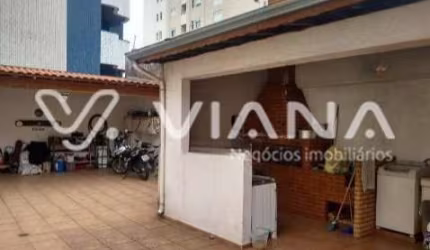 Sobrado com 3 Quartos para Venda ou Locação no Bairro Santa Paula em  São Caetano do Sul