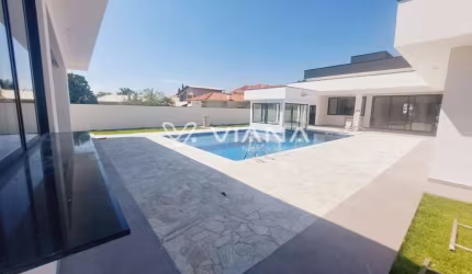 Casa Térrea Nova à Venda em Condomínio Fechado com 4 Suítes na Cidade de Itú /SP.