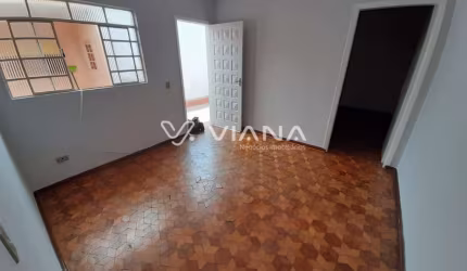 Casa 2 dormitórios à Venda no Bairro Olímpico em São Caetano do Sul!