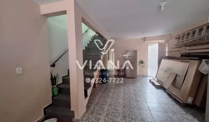 Sobrado Comercial no bairro Santo Antonio com 5 salas e 3 vagas