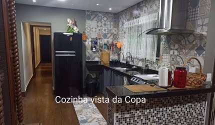 Sobrado 3 dormitórios com Salão para Venda ou Locação no Bairro Cerâmica em São Caetano do Sul.
