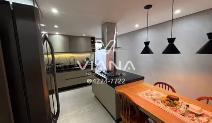 Lindo sobrado a venda no bairro Nova Gerty com 3 quartos e edícula