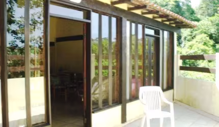 CASA A VENDA NA ENSEADA DO ALBATROZ.
